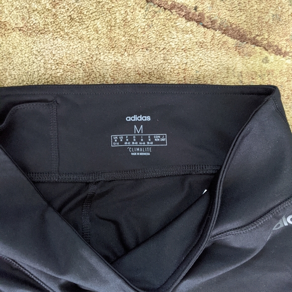 Black Adidas Leggings sz M - Picture 2 of 2